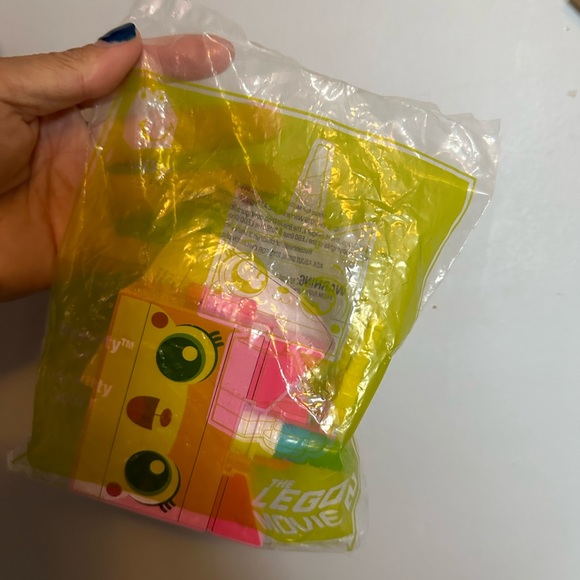 🌻5/$30🌻 🆕 McDonald Toy x 2 Lego Movie Happy Meal Toy UniKitty #7 - Picture 6 of 6